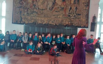 Second class School tour to Bunratty Castle