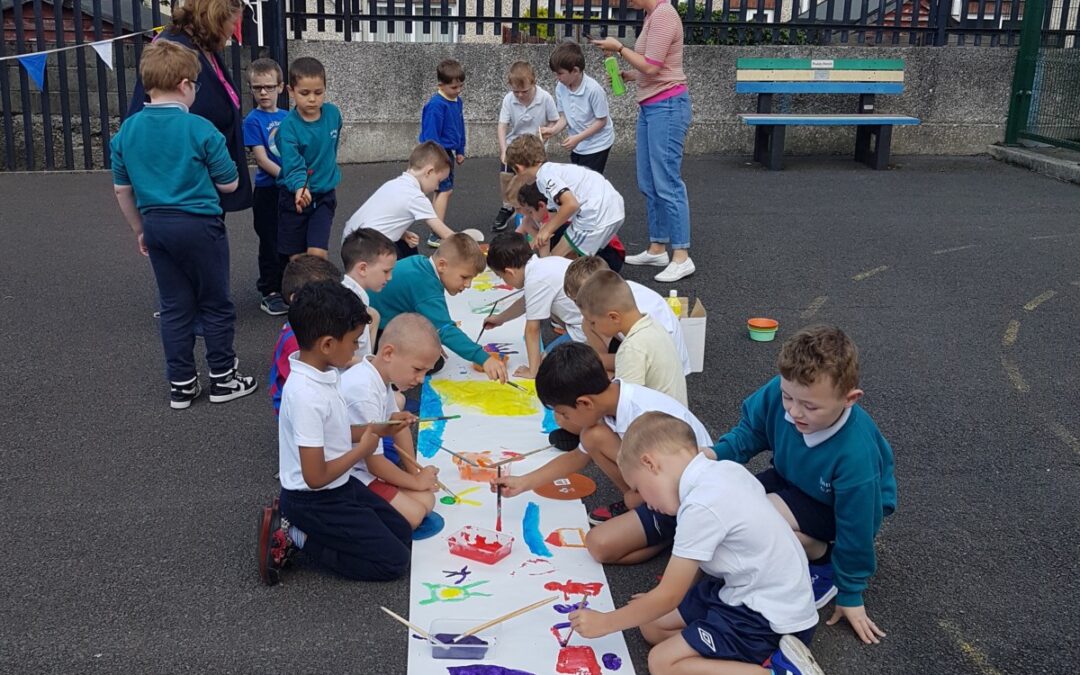 Outside Painting with Senior infants and Chatty kids class